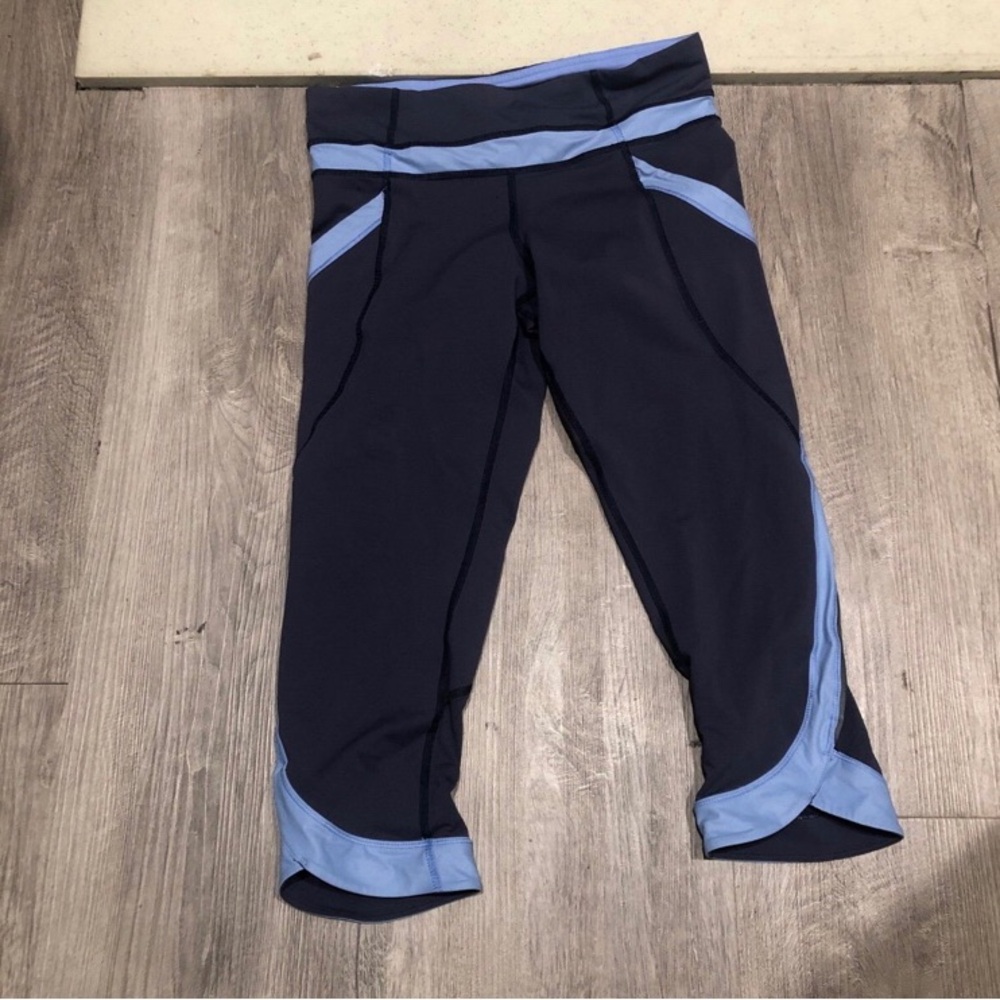 Lululemon leggings size 6